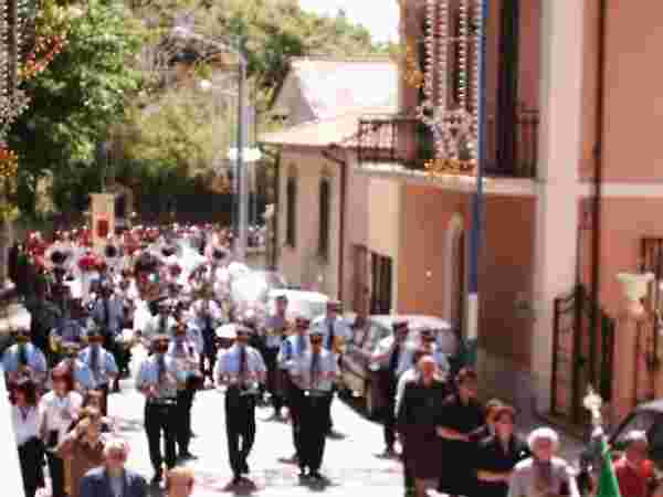 Madonna SS dellaMisericordia in processione